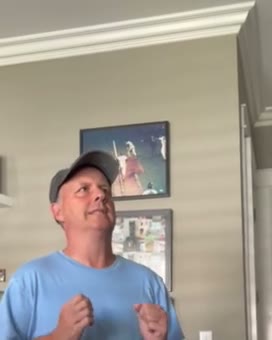 Cousin Sal reacting to a bad beat